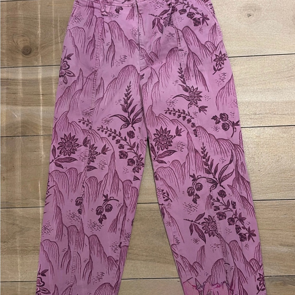 Anthropologie size 4/36 Floral Pink Patterned Pants